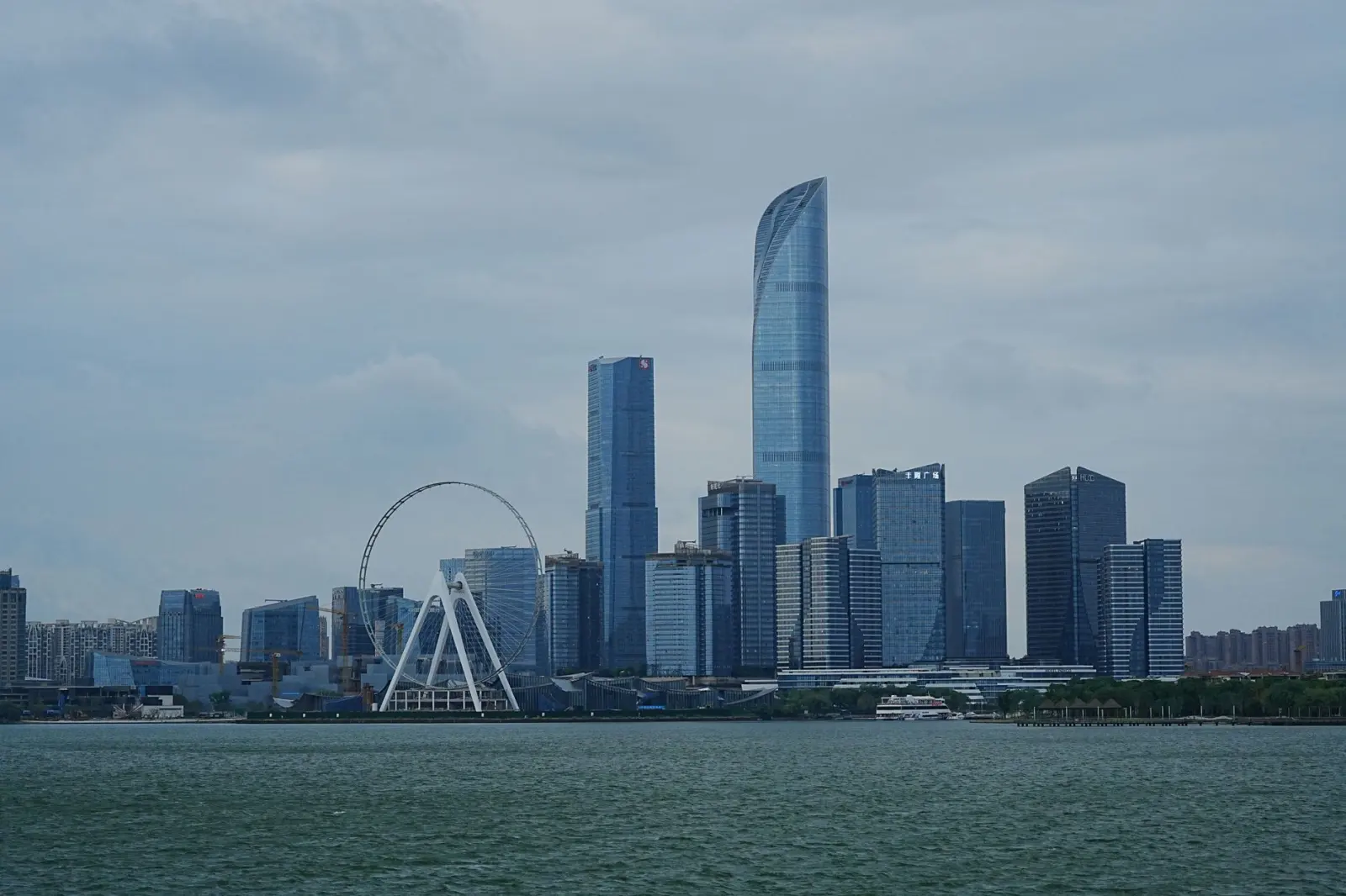 2024年家用整理箱与置物架材质工艺对比及选购建议
