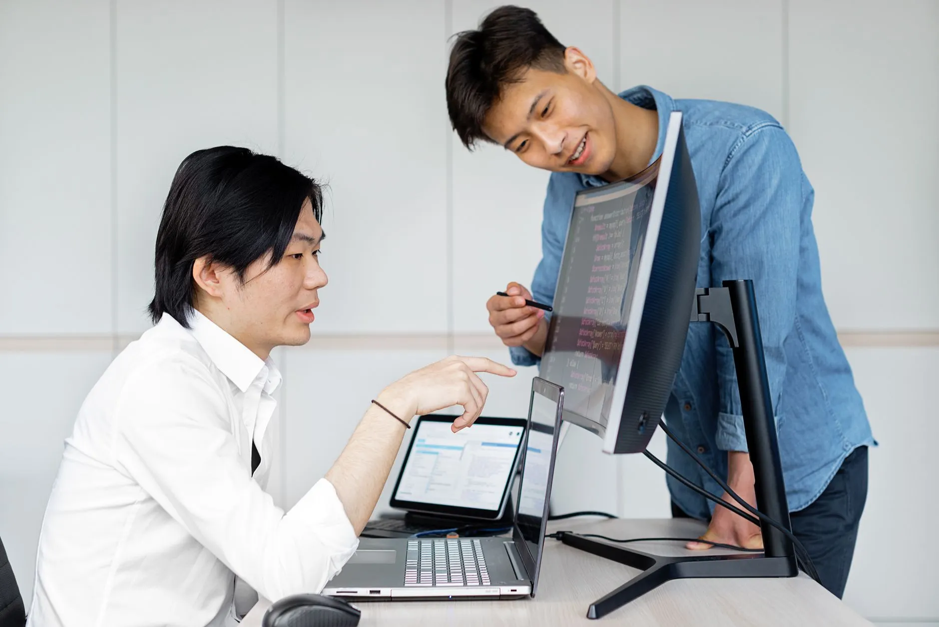 家居收纳行业技术迭代趋势：从储物柜到智能置物架的应用分析